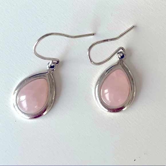 Jewelry - Silver 925 Rose quartz is known as a healing & the stone of unconditional love.